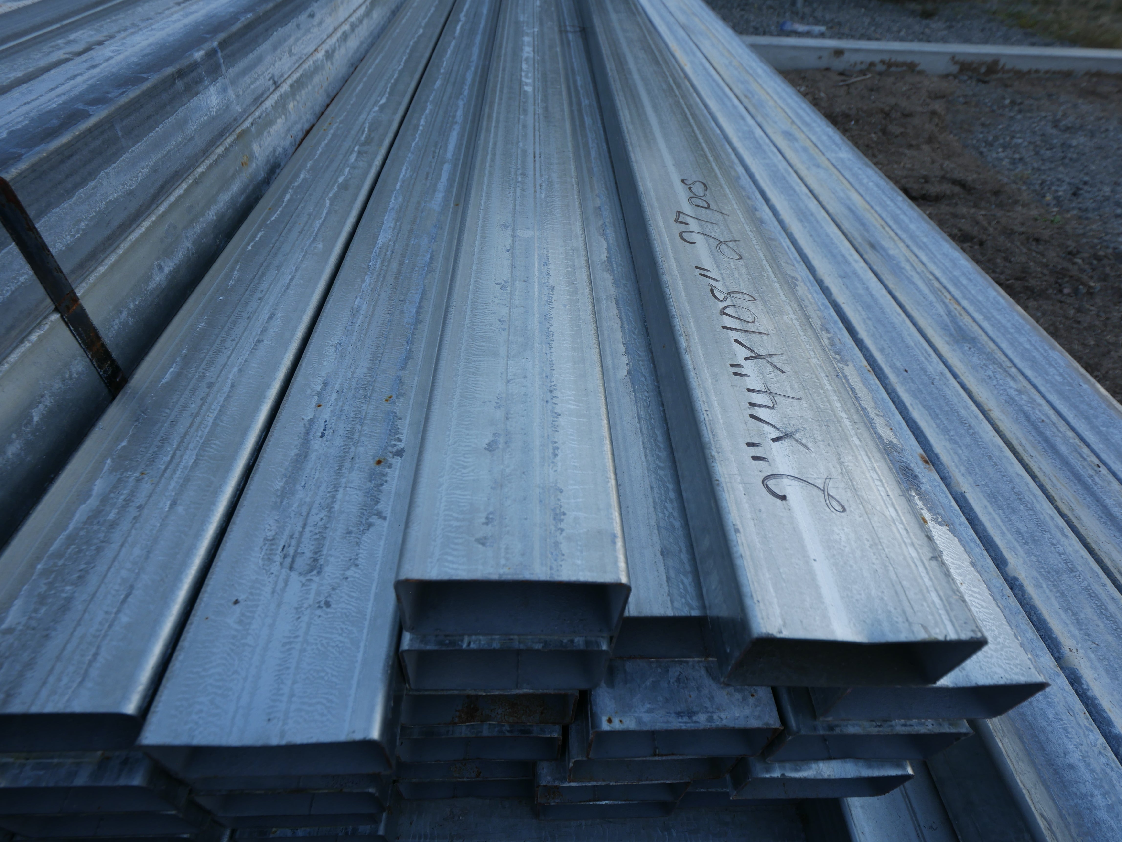 2" x 4" x 108" Rectangle Tubing 14 GA (Surface Oxidation)